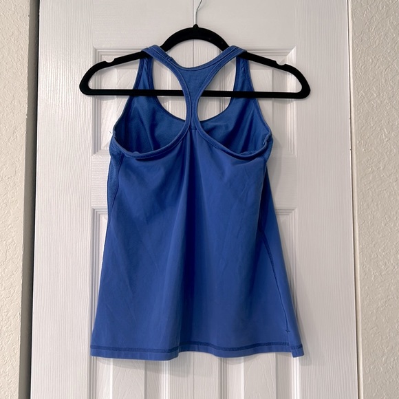 Nike build in bra dri-fit workout tank - Picture 3 of 5